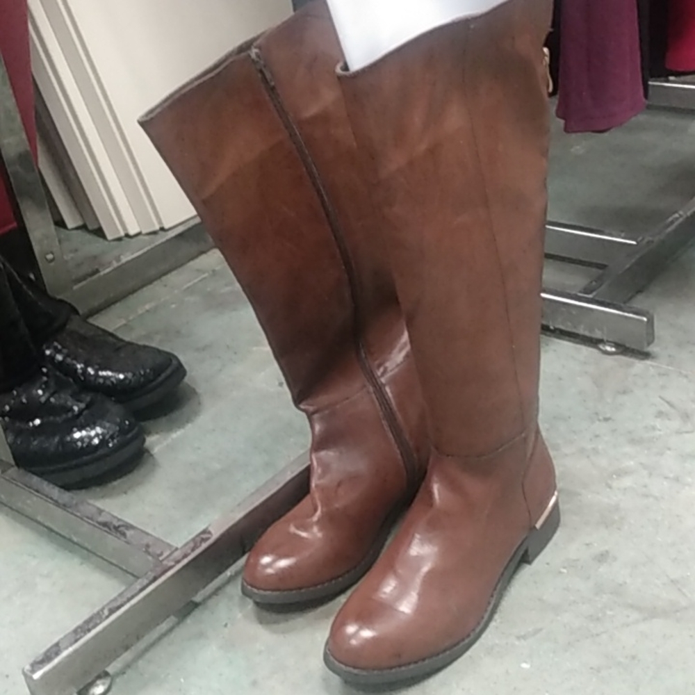 Boots women Size 9